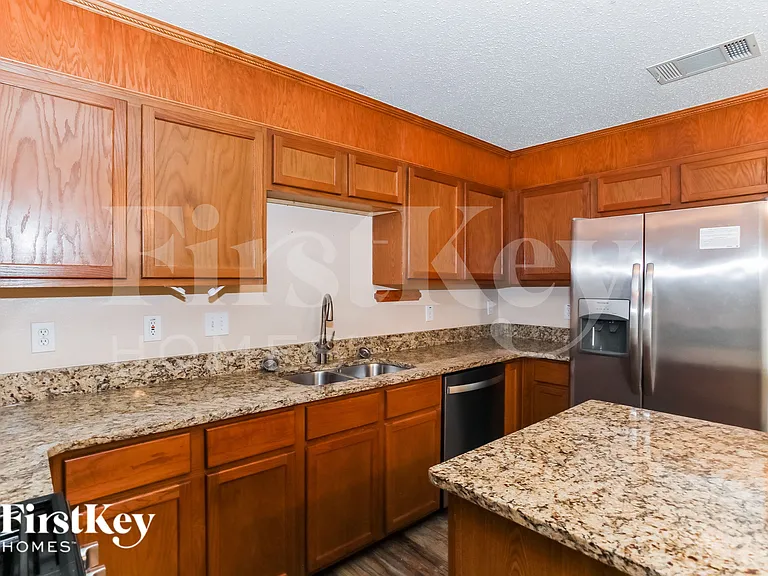 4368 Onyx Dr — Photo 6