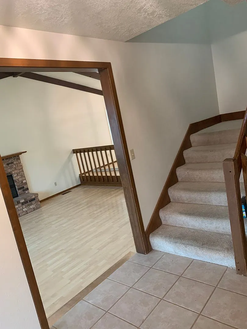 Updated Timberhill Home on Wisteria — Photo 4