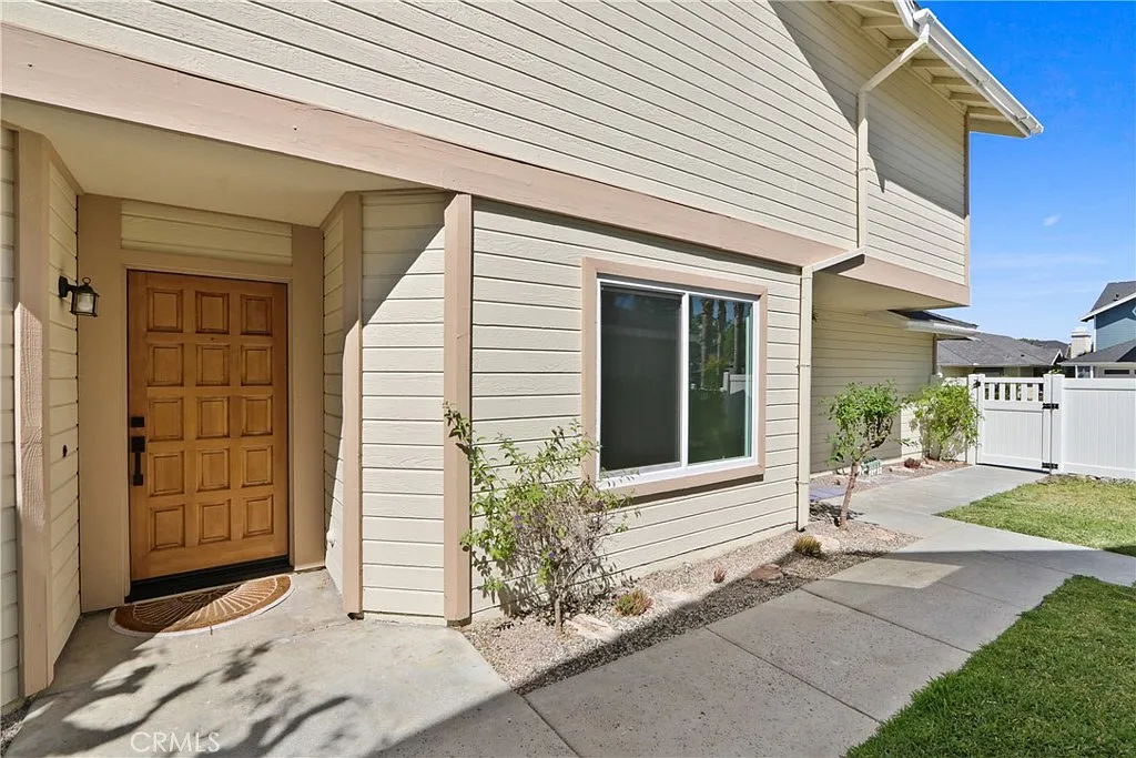 4 bed, 2.5 bath, 1769 sqft, $5,600 — Photo 3