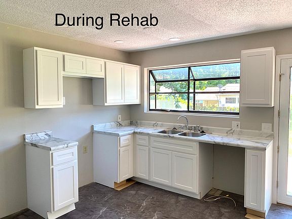 2nd image of 2560 Cambridge Dr