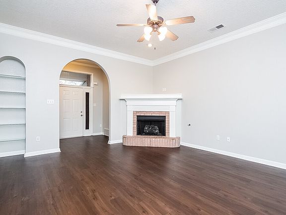 2nd image of 6391 Braybourne Main