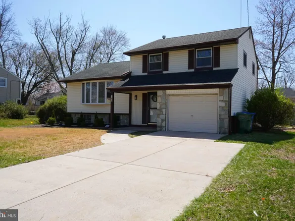 140 Ashley Ct, Cherry Hill, NJ 08003