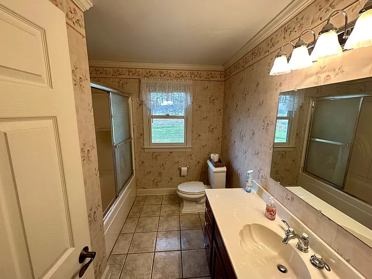 1448 Abbottstown Pike — Photo 9