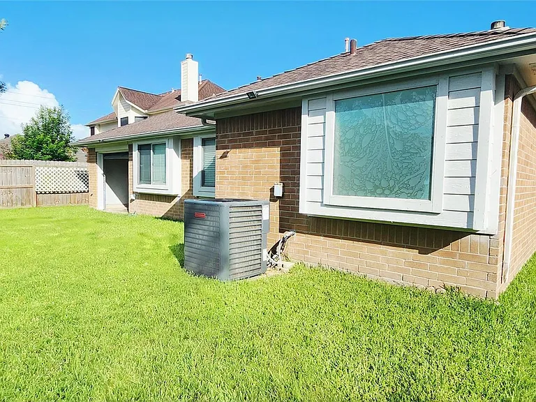 213 Mango St — Photo 46