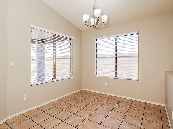 4th image of 802 S 126th Ave