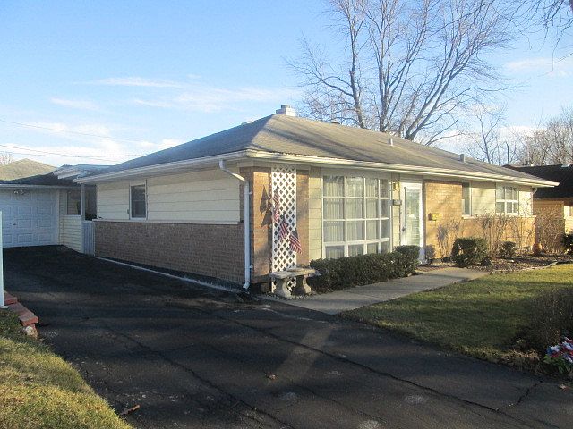 1st image of 423 Neosho St