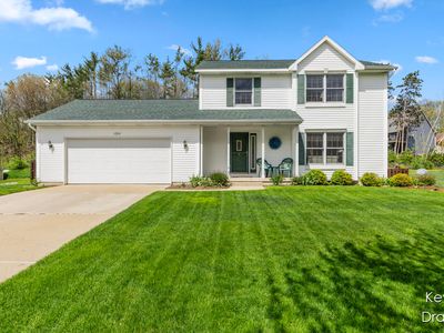 1311 Scott Creek Dr NE, Belmont, MI, 49306