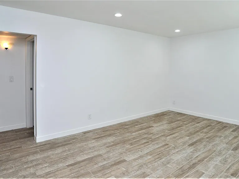 3318 E Presidio Rd — Photo 6