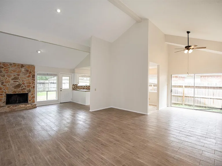 15106 Silverman St — Photo 7