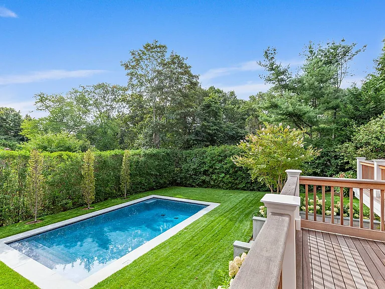 8 Greenway Dr — Photo 32