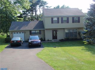 100 Home Rd, Hatboro, PA 19040