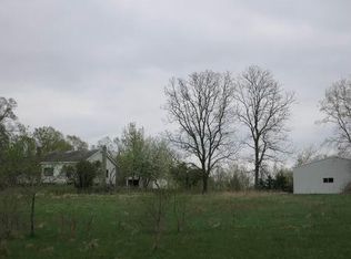 S39W33469 Deer Park Dr, Dousman, WI 53118