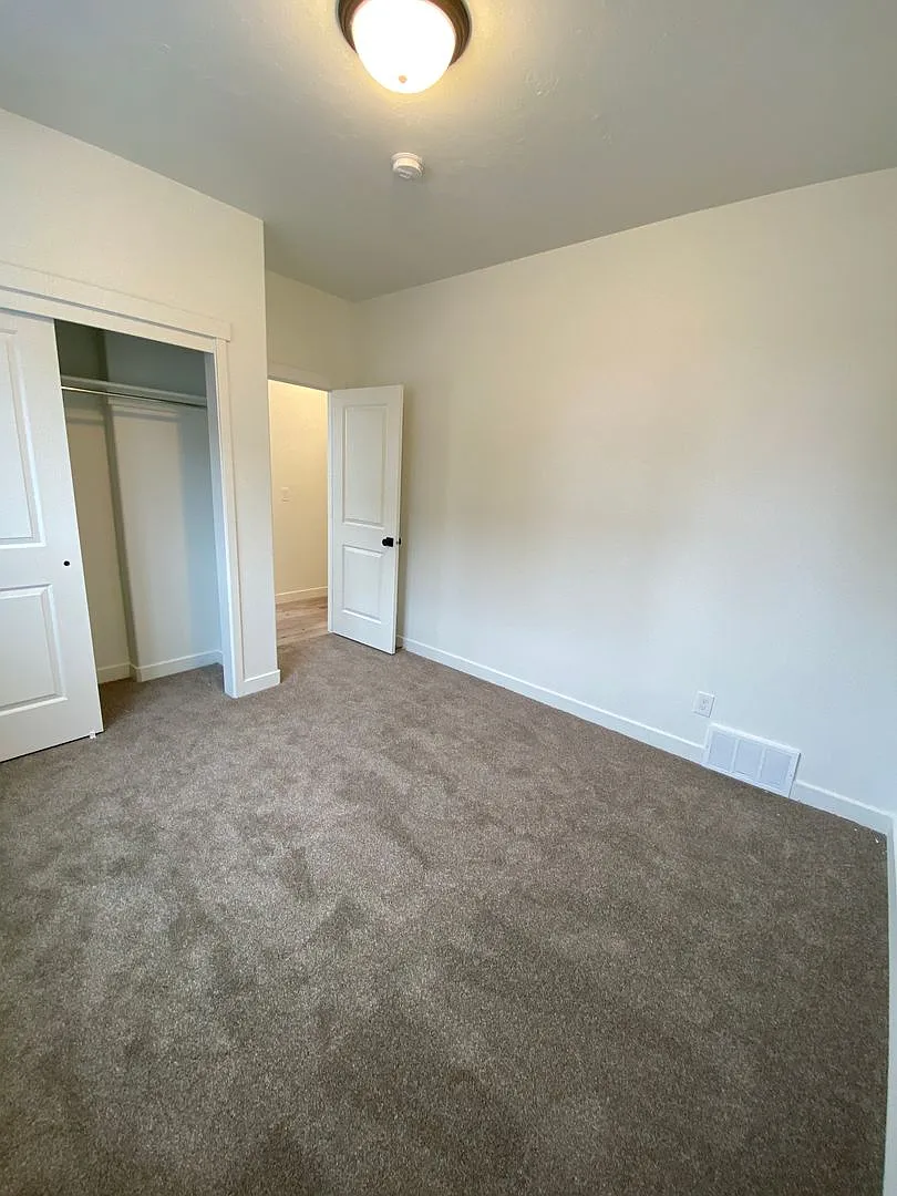 Building Photo - 518 S 1040 W