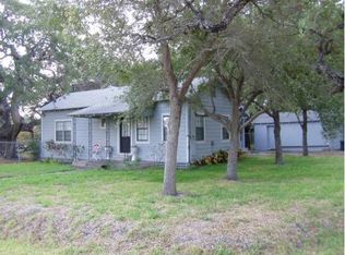 308 Palmetto Ave, Rockport, TX 78382