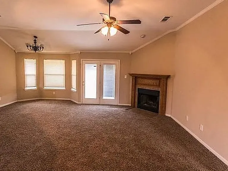 3705 Salt Fork Dr — Photo 6