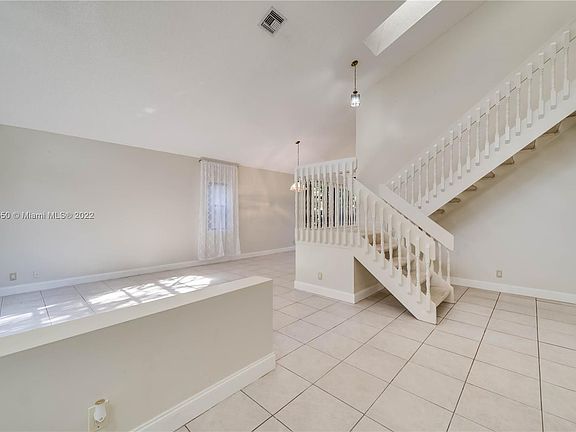 4th image of 1431 NW 105th Ave