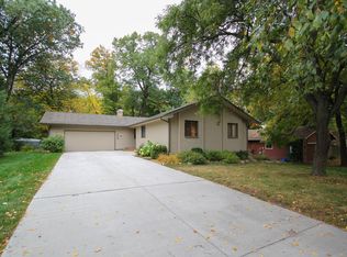 10625 34th Ave N, Plymouth, MN 55441