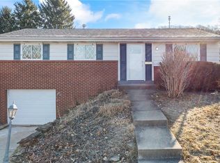 216 New Hampshire Dr, New Kensington, PA 15068