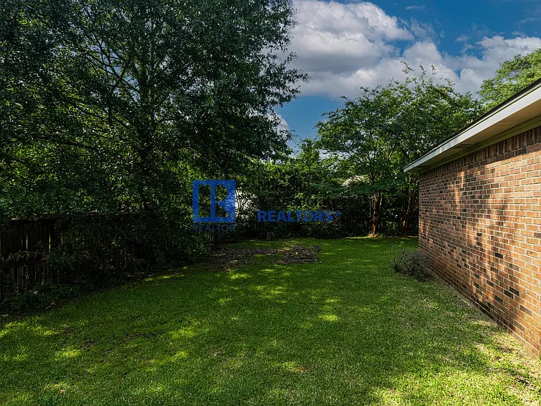 114 Fox Meadow Dr — Photo 37