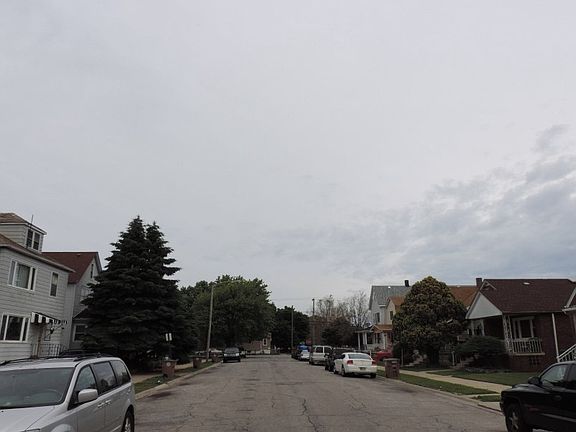 4th image of 4924 Walsh Ave