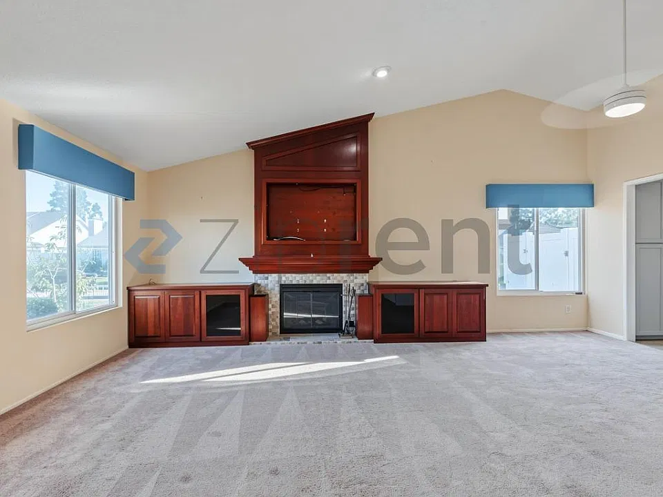 717 Yearling Ct
