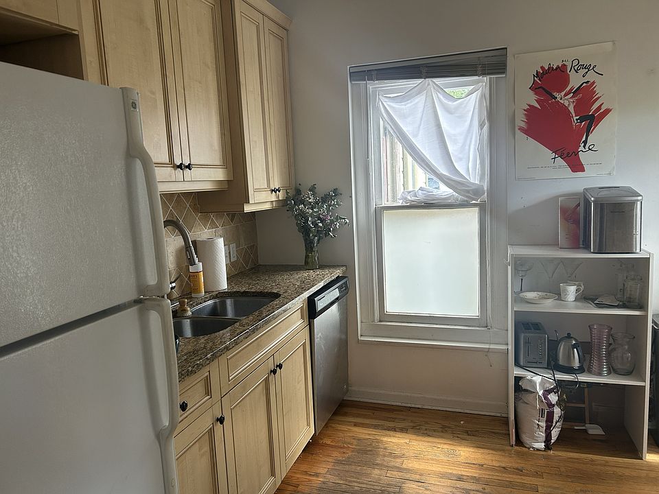 2nd image of 2135 Arapahoe Ave #B