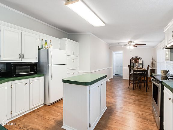 4th image of 1043 Florence Dr