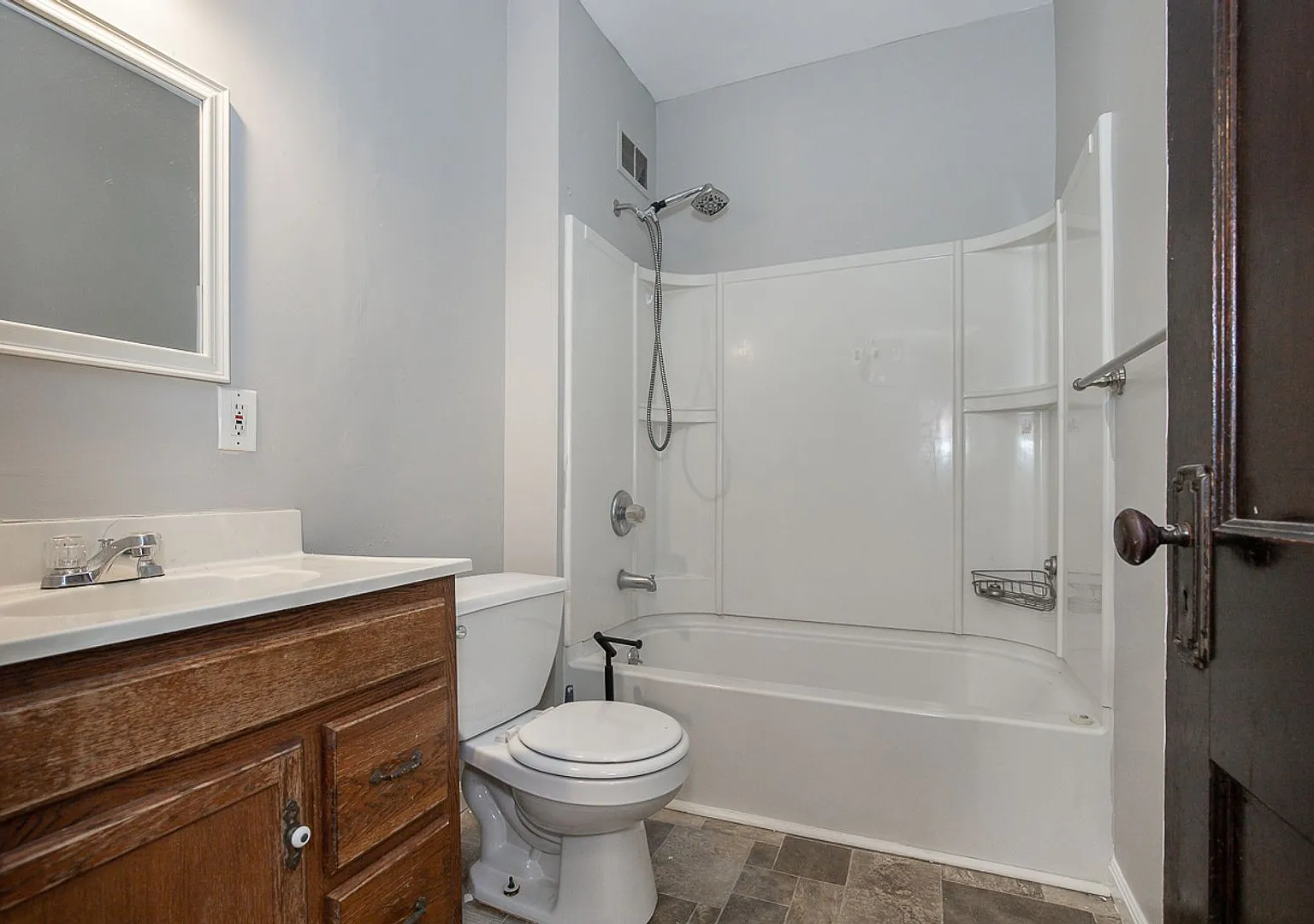 13416 Harlon Ave Lakewood, Oh. 44107 — Photo 4
