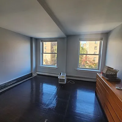 Rented by Green Home NY Realty LLC | media 14