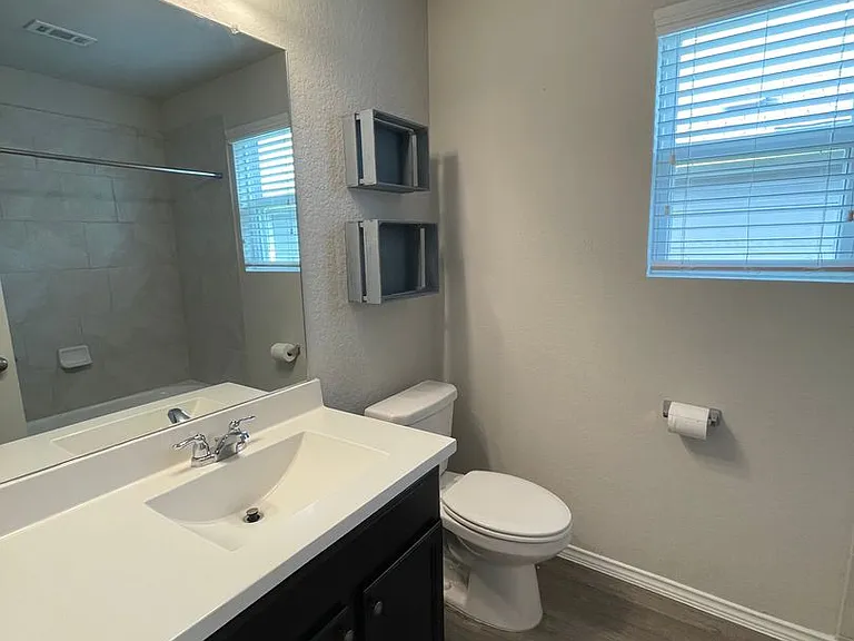 3918 Stanley Park — Photo 16