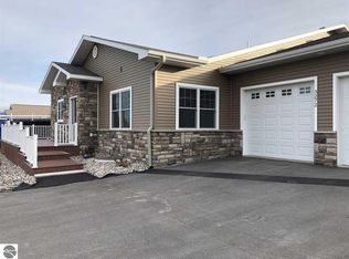 2230 Chelsea Ln, Traverse City, MI 49685