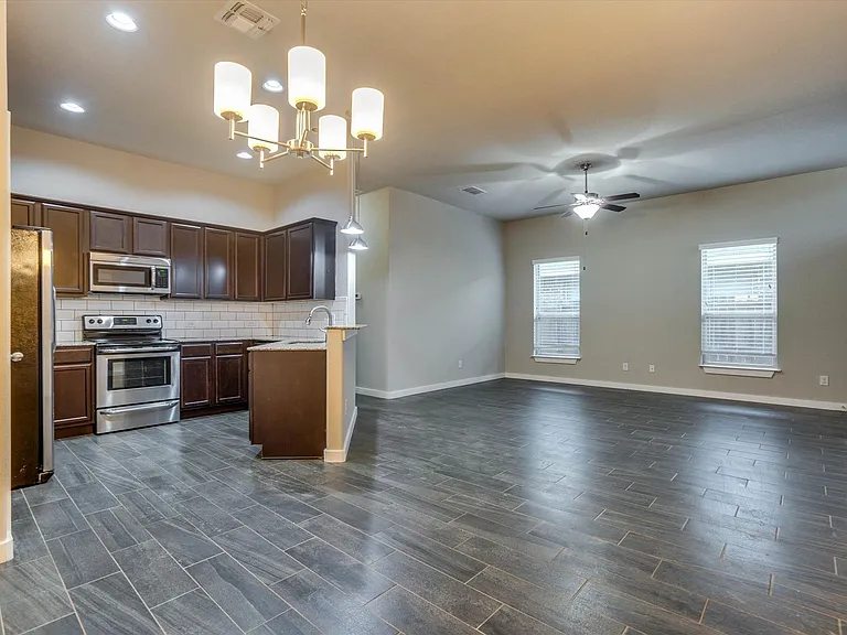 130 Hidden Springs Dr — Photo 4