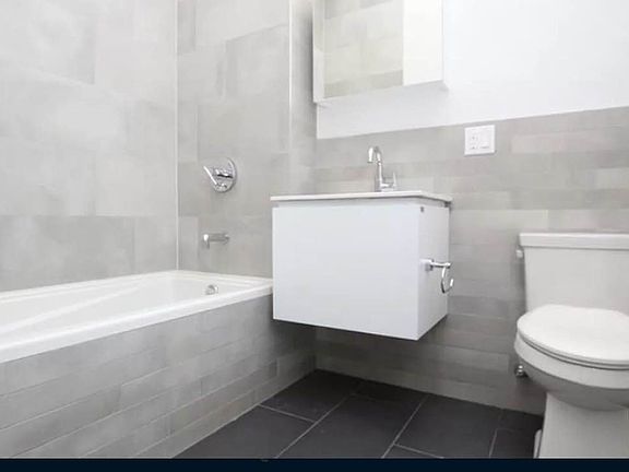 4th image of 997 Jefferson Ave APT 2C