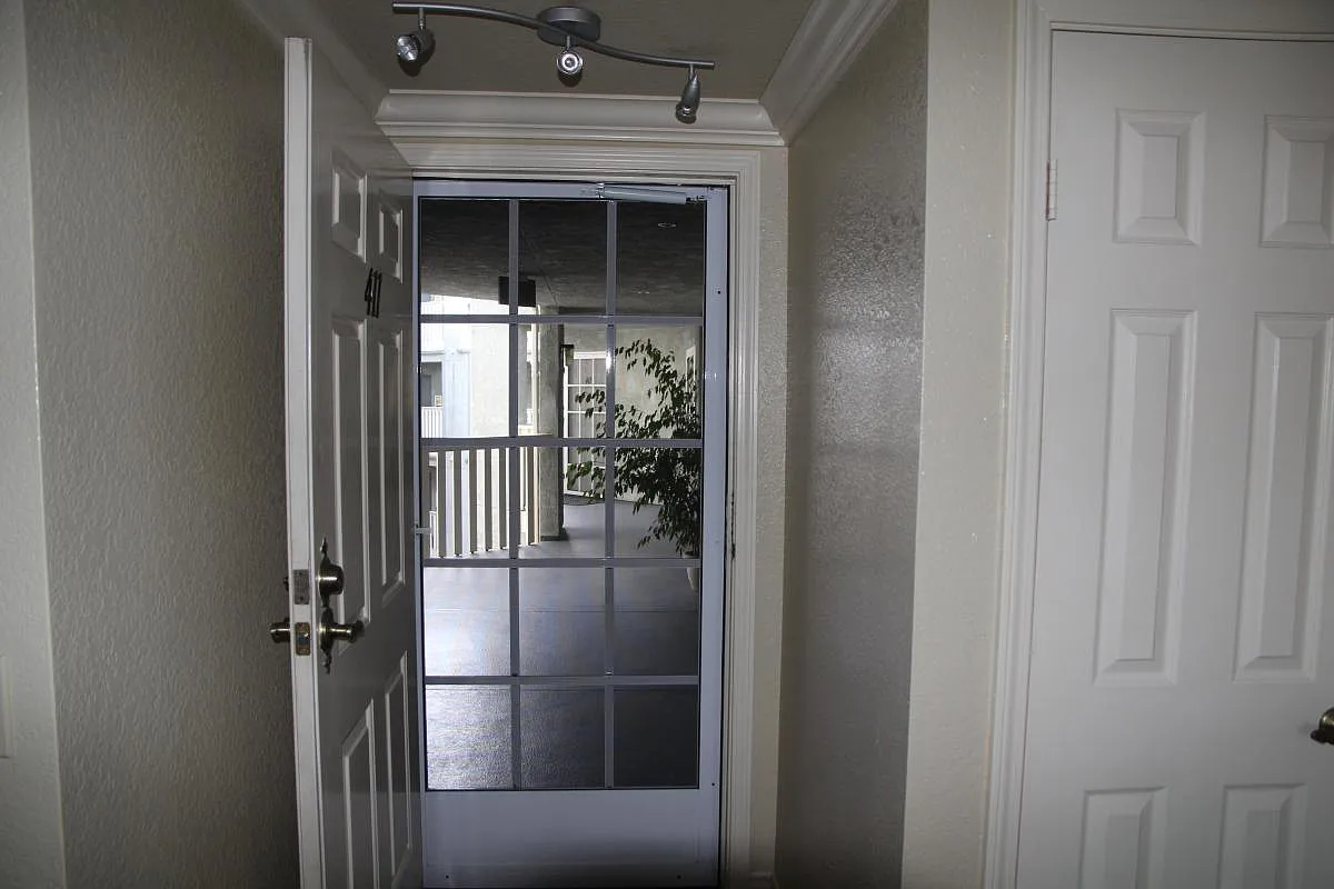 2 bed, 1221 sqft, $3,200 — Photo 3
