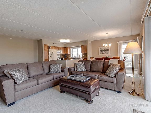 4th image of 1479 N Milwaukee Ave APT 314