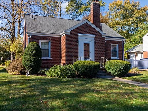 2nd image of 2818 Oakwood St