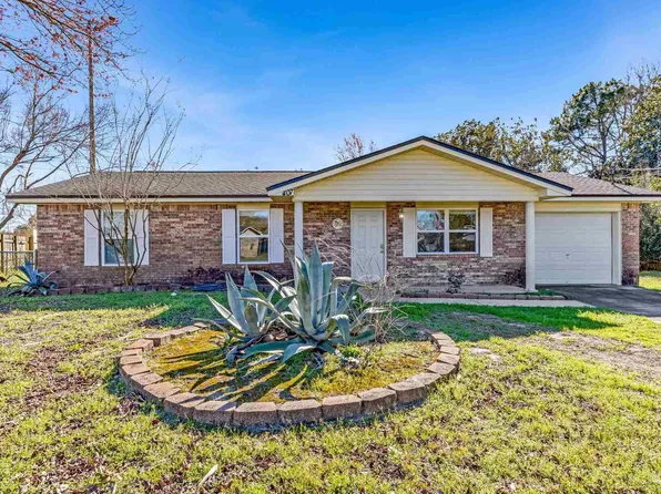 407 Celeste Ct, Mary Esther, FL 32569