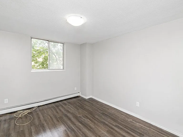 12 Mountain Ave N — Photo 8