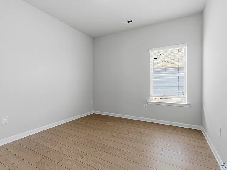 305 Pond Spring Dr — Photo 10