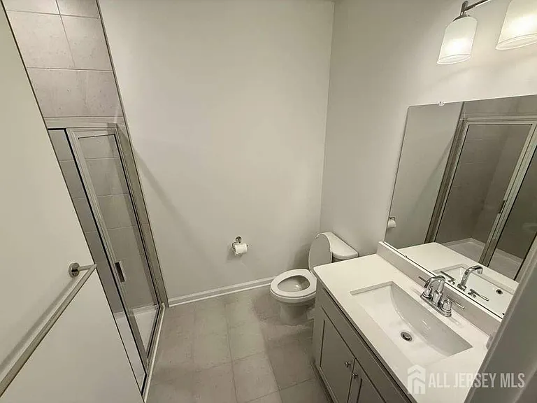 400 Willow Ave #405 — Photo 12