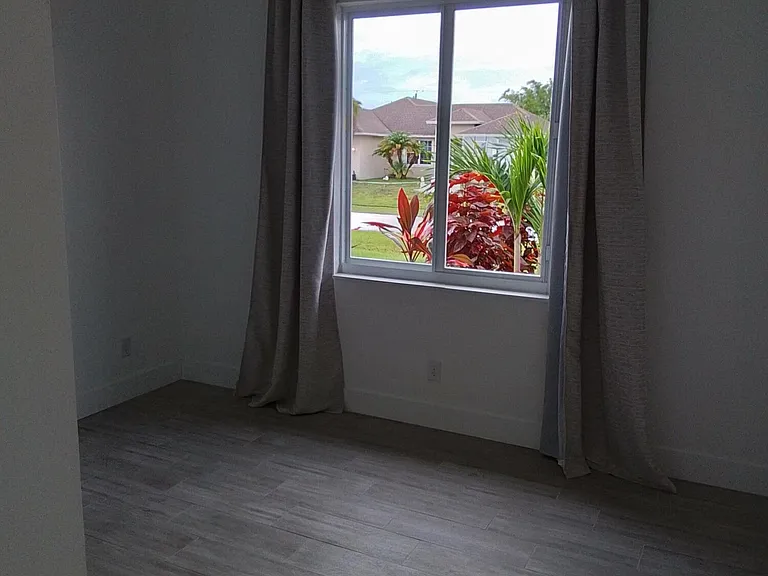 1258 SW Santiago Ave — Photo 16