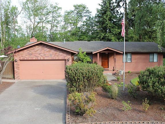 One story living at it's finest in this cul de sac home