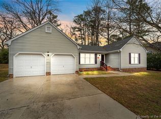 102 Meredith Ln, Yorktown, VA 23692