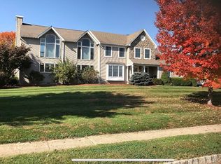 500 Pequest Rd, Stewartsville, NJ 08886