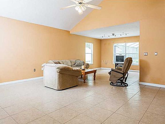 3rd image of 20409 Macon Pkwy