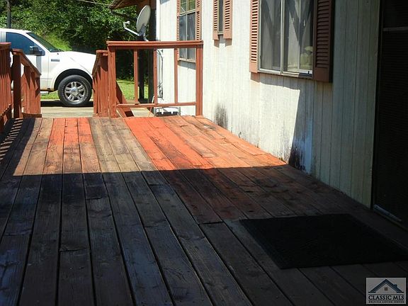 3rd image of 115 Canyon Dr