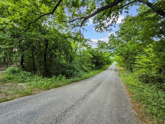2nd image of 2 Singletree Rd