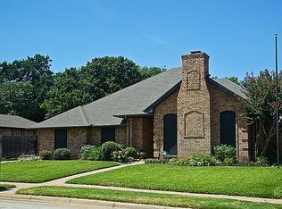 1621 Staffordshire Ct, Bedford, TX 76021