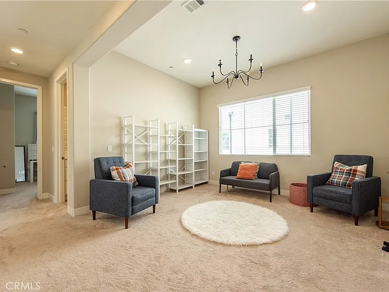 107 Pitch — Photo 8