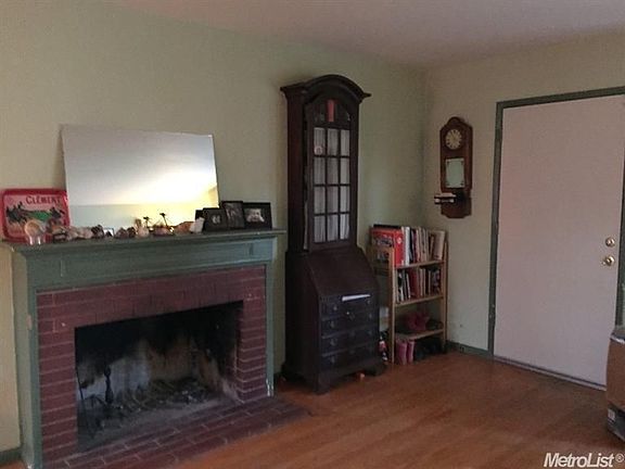 4th image of 2052 Joan Way